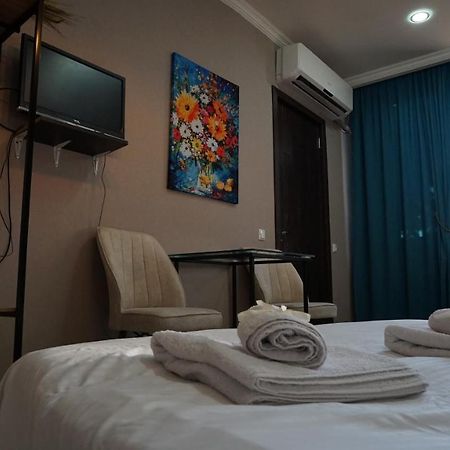 Cozy Flat In Center Of Tbilisi Appartement Buitenkant foto